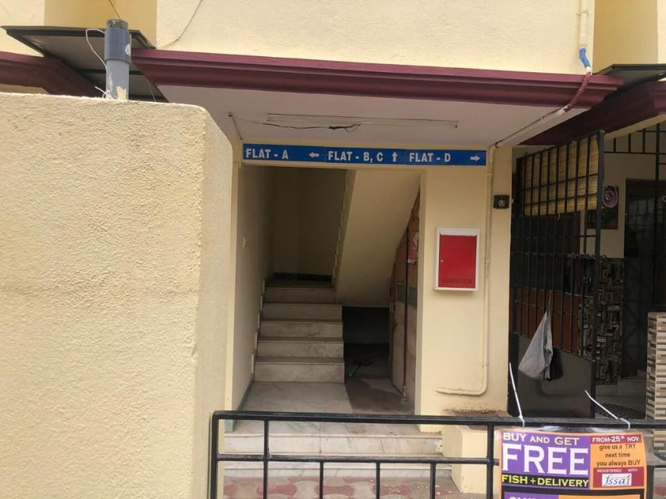 Spacious 2 BHK-Velachery: AC/Wifi/Kitchen/Car Park Apartment in Chennai