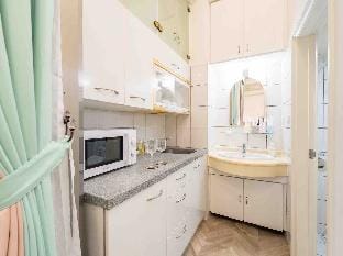 FL Apt w/ lift near Ximen MRT 西門町 近西門地鐵站 獨立浴室 Apartment in Taipei City