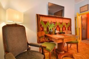 Apartment on Constitution Square. USA embassy Vacation rental in Warsaw