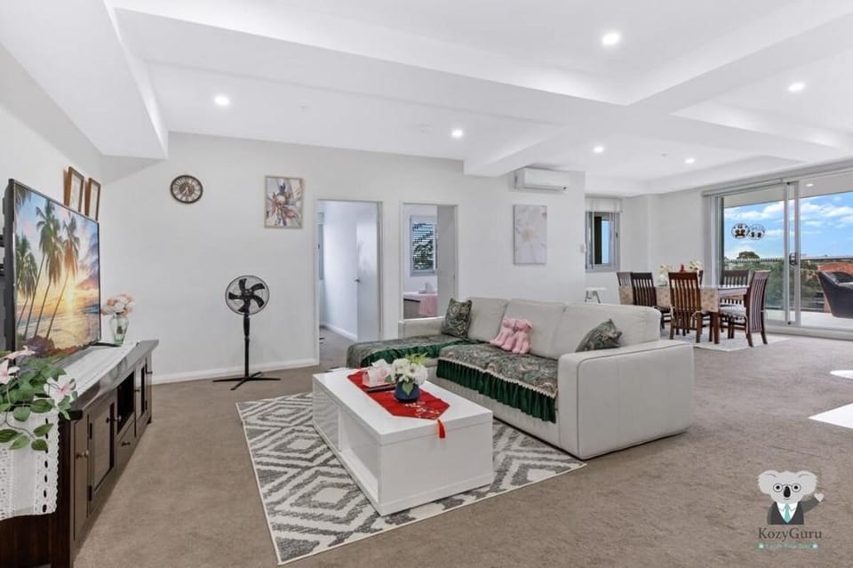 KozyGuru | Blacktown | 3 Bedroom APT Apartment in Sydney