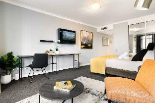 KozyGuru | Sydney CBD | Charming City Studio Apartment in Surry Hills
