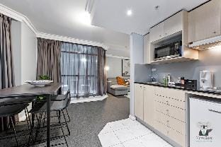 KozyGuru | Haymarket | Cosy City Abode Apartment in Surry Hills