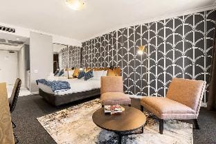 KozyGuru | Sydney CBD | Vibrant City Studio Apartment in Surry Hills