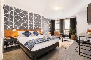 KozyGuru | Sydney CBD | Vibrant City Studio Apartment in Surry Hills