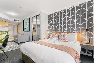 KozyGuru | Haymarket Theatre Precinct City Studio Apartment in Surry Hills