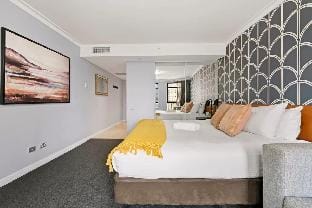 KozyGuru | Haymarket | Chic City Studio Apartment in Surry Hills