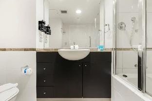 KozyGuru | Haymarket | Stylish City Studio Apartment in Surry Hills