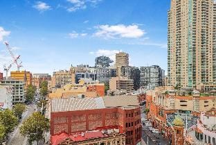 KozyGuru | Haymarket | Amazing View& Best Location Apartment in Surry Hills