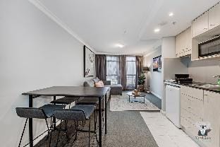 KozyGuru | Sydney CBD | Chinatown 2 Bed Apt Apartment in Surry Hills