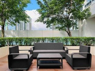 Modern Suite In Bonifacio Global Apartment in Makati
