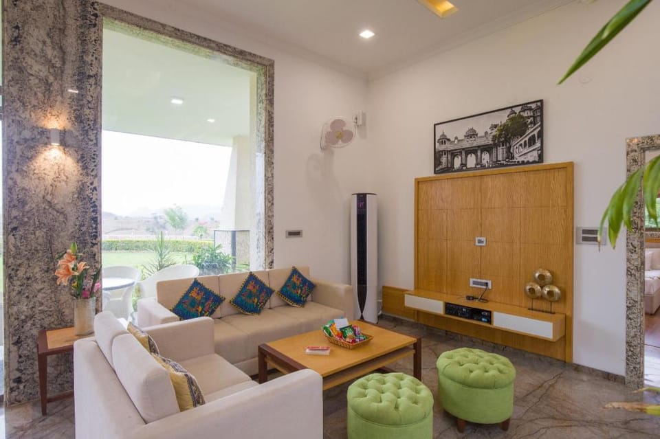 ELIVAAS Shourya Celesta Luxe 3BHK Villa with Pvt Pool, Udaipur Vacation rental in Udaipur