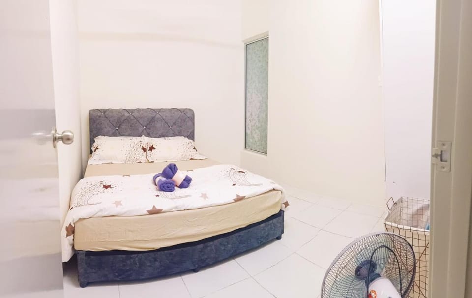 Ceq Atiah Homestay  Vacation rental in Perak Tengah District