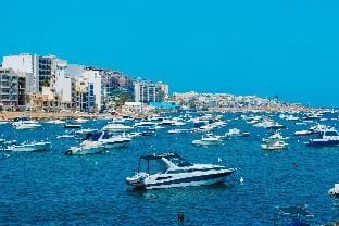 Modern Beautifull Pool And Sea Apt Qawra Apartment in Saint Paul's Bay