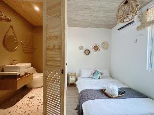 VILLA. L Villa in Hengchun Township