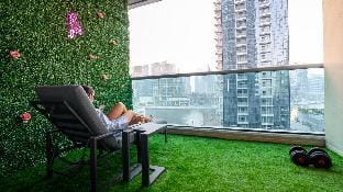 Modern Studio with Balcony & Canal View Apartment in Dubai