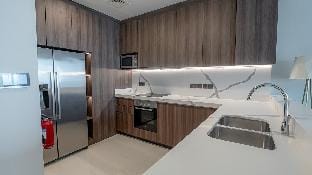 Brand New 3-bedroom | Breathtaking Palm & Sea View Apartment in Dubai