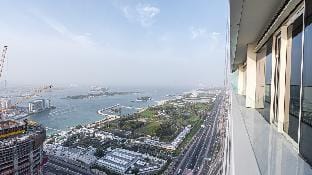 Brand New 3-bedroom | Breathtaking Palm & Sea View Apartment in Dubai