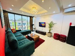 Luxury Private terrace Duplex Penthouse @Candolim Apartment in Candolim
