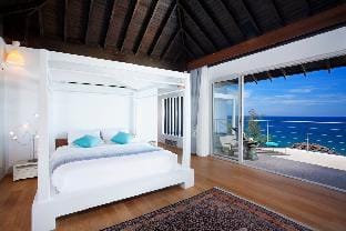 Bluesiam Villa–10 Beds,closest to Surin beach(SHA) Villa in Choeng Thale