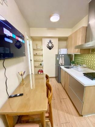 Azure 2 bedrooms with Double Deck  Apartment in Paranaque