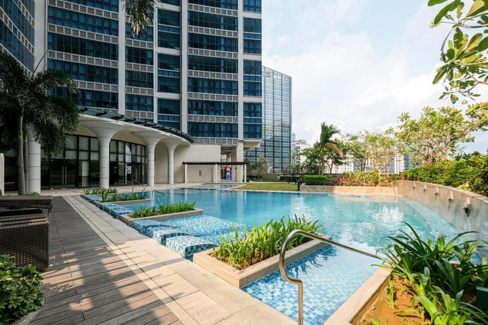 Modern Suite Room in Uptown Parksuites Tower 1 BGC Apartment in Makati