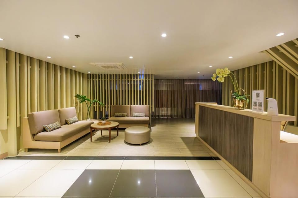 Modern Suite Room in Uptown Parksuites Tower 1 BGC Apartment in Makati
