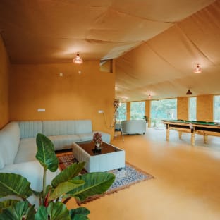 Yellow Sapphire Powered by Royal Suites and Hotel Villa in Tamil Nadu