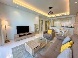 2BHK on 55th Floor with Burj View & Infinity Pool Vacation rental in Dubai