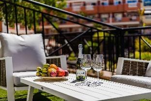 Luxurious Granada Park Retreat Apartment in Playa de las Americas