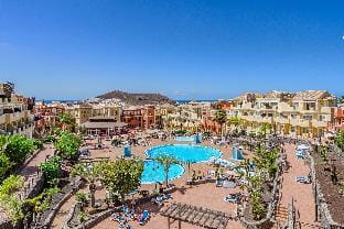 Luxurious Granada Park Retreat Apartment in Playa de las Americas