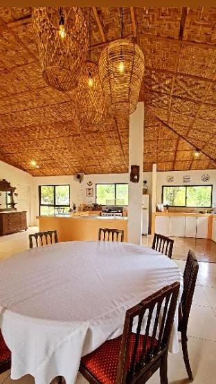 Casa Punta Seaside Resthouse Cebu with Wifi Villa in Central Visayas