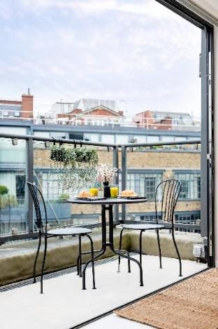 The Royals Apartment in City of Westminster