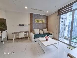 HALEN 1BR in Landmark2, next to Landmark 81. Apartment in Ho Chi Minh City