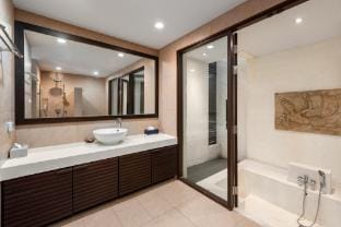 Buoyant Forest villa 2 Br private pool big garden Villa in Ko Samui