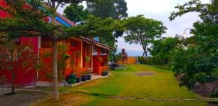 Villa Strawberry Annisa Batu Malang Villa in Batu