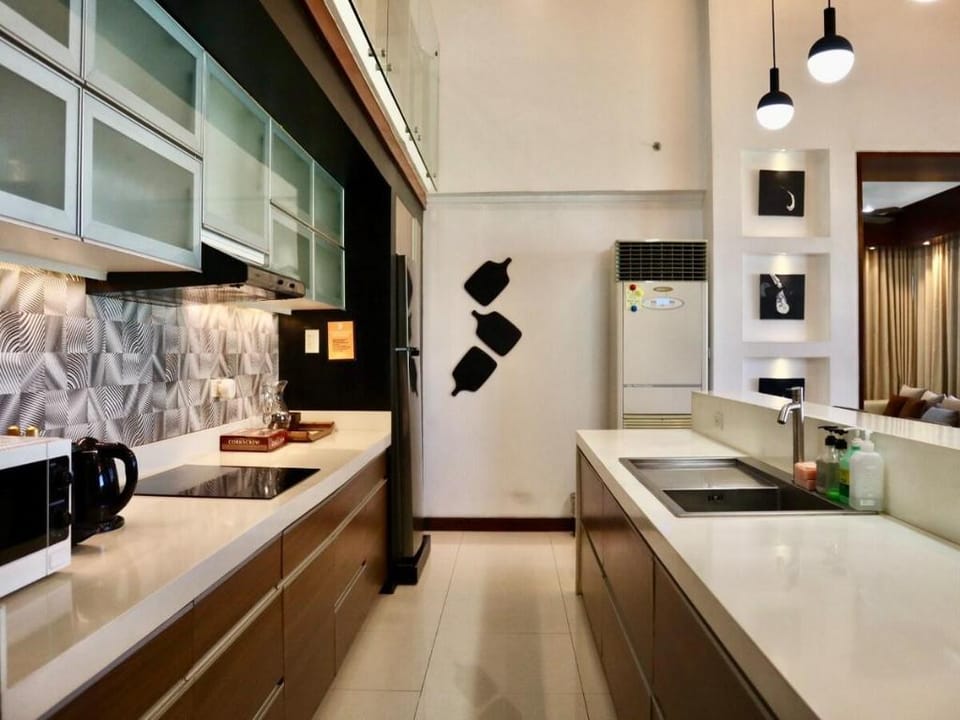 Stylish Luxury Penthouse [3BR, Wifi, Gym, Washer] Apartment in Lapu-Lapu City