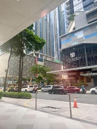Cozy 1BR Condo w/ Uptown Mall View - BGC Zen Suite Apartment in Makati