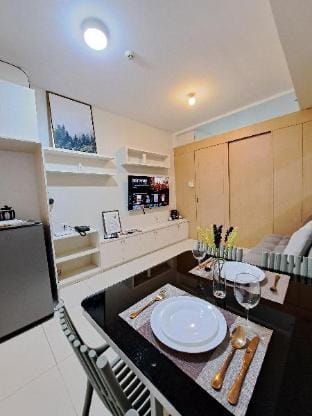 Overlooking Taal Staycation by Kazane Cabin Apartment in Tagaytay