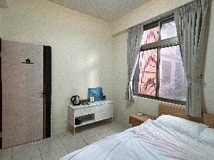 全新裝潢/靜巷美房/離市區5分鐘/好停車/偶爾遇見貓 Apartment in Taiwan, Province of China