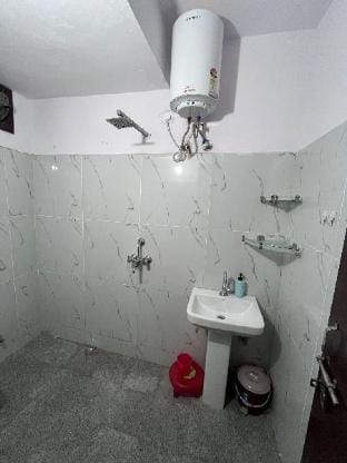 Modern haus- a new 2 bedroom spacious place Apartment in Uttarakhand