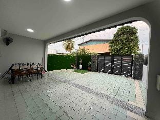 Clean and Convenient Landed Walk to KSL 2Min Vacation rental in Johor Bahru