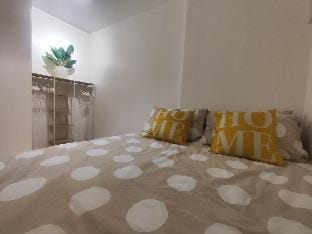 Oak Apartment @ The Rochester Bridgeview Tower Apartment in Pasig