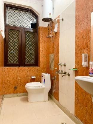 10. 2bhk spaces family, friends, relax  by  Instay Apartment in Noida