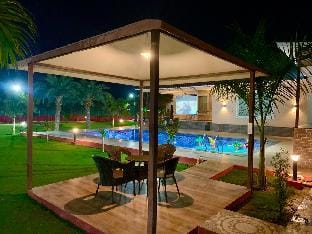 27. 2bhk Luxury Farm house Relax by Instay Vacation rental in Noida