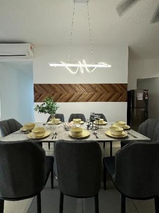 PavKlccTrxVelo | MrtLrt | 13PAX | 4R2B | (F)4CPark Vacation rental in Federal Territory of Kuala Lumpur