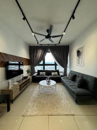 PavKlccTrxVelo | MrtLrt | 13PAX | 4R2B | (F)4CPark Vacation rental in Federal Territory of Kuala Lumpur