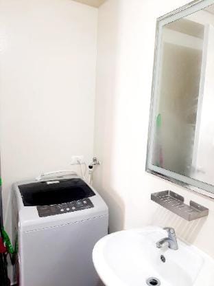 Cozy 2 BR Prime Location Tagaytay w/ Free parking Apartment in Tagaytay