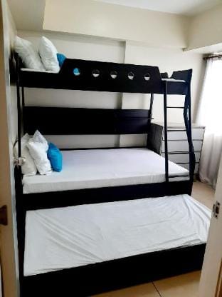 Cozy 2 BR Prime Location Tagaytay w/ Free parking Apartment in Tagaytay