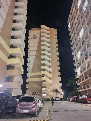 ARL's Pad Staycation with Pool Near Mactan Airport Apartment in Lapu-Lapu City