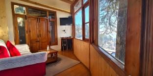 Panoramic Cottage on Mall Road, by Kalawati Homes Vacation rental in Shimla